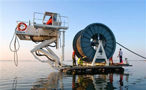 Facebook将建设世界最长海底光缆 国内特种光缆上市公司现状深度分析