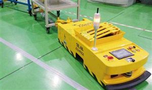 广州首个AGV停车场机器人代客泊车 AGV机器人行业深度调研及投资前景预测