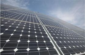 2022中国光伏玻璃行业产量与市场需求量研究