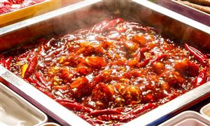 海底捞上半年最高亏损或达2.97亿 人们为啥不爱吃海底捞了？火锅行业现状分析