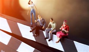 万达电影苦度“寒冬”累亏106亿 中国影视行业市场调研