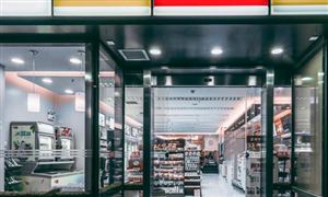 去年我国便利店门店超25万家 超八成推出线上业务 便利店行业现状分析