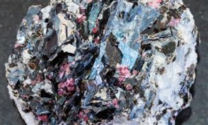 2022金属冶炼和压延加工业资产及同比增长分析