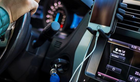 电动汽车引爆300亿元车载充电机需求 2022年车载充电机行业市场深度调研