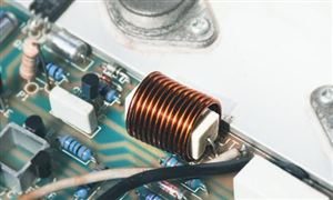 2023-2025年电子信息新材料市场规模及行业总资产预测