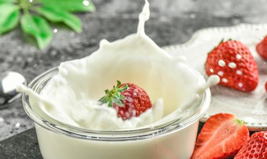 中国牛奶市场消费现状 牛奶企业IPO上市环境综合评估