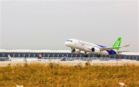国产大飞机撬动万亿产业链 中国飞机制造未来市场空间