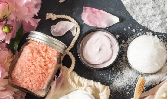 中国有机化妆品产业链发展现状 2023年有机化妆品行业市场规模分析