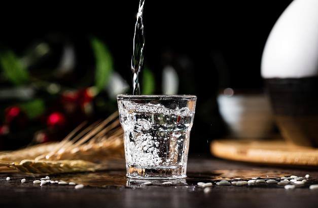 河南白酒流通销售额同比增长36% 白酒业细分赛道产品竞争局面