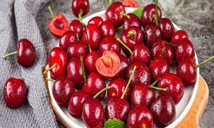 樱桃卖爆了 连夜排队抢货 货没摆好就被订光 樱桃果树行业发展前景与投资战略规划分析报告