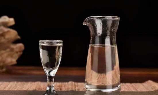 兼香型白酒市场消费趋势 兼香型白酒行业发展现状及投资分析