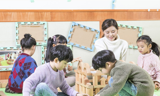 家庭托育服务迎来首个规范 托育行业市场发展潜力