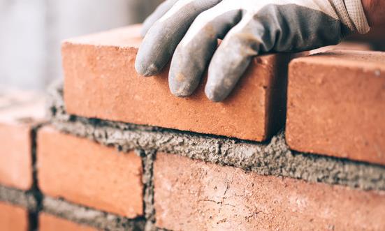 瓦工年收入或超25万元仍招不到人 农民工培训行业发展现状及前景分析