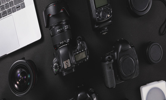 中国光学镜片行业竞争格局及光学镜片行业销售情况分析