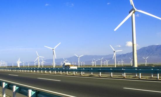 大庆油田龙一联清洁能源风电项目首台风电机组并网成功