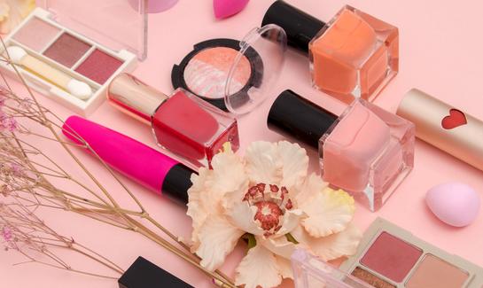 2023年中国高档化妆品行业市场现状分析