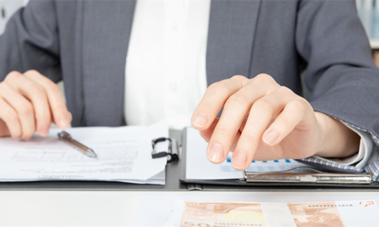 2022年城镇单位就业人员工资水平保持增长 工资管理系统行业发展分析