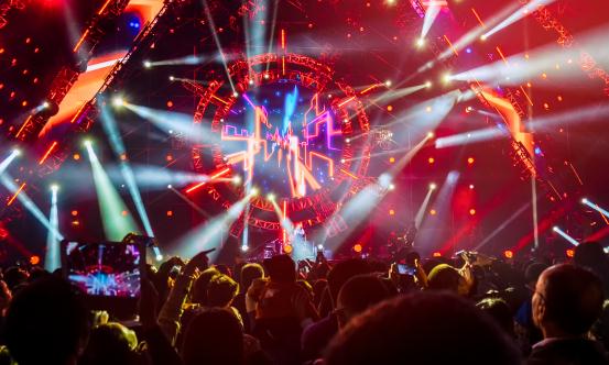 泛娱乐行业市场竞争格局及未来前景分析2023