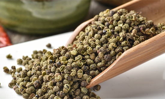 青花椒生产地迎来丰收 当地市场交易火爆 青花椒行业供需格局分析