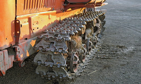 拖拉机是一种用途非常广泛的农业机械  履带式拖拉机行业市场发展态势分析