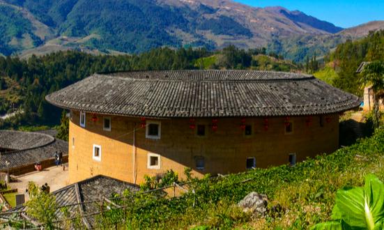 周边旅游市场发展趋势及现状分析2023