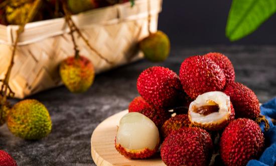 广州增城“荔枝采摘权”挂牌上市 增城荔枝已销出4万吨