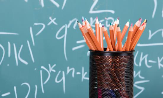 智慧教室是多媒体和网络教室的高端形态 中国智慧教室行业发展策略研究