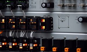 上半年国内生产总值593034亿元 同比增长5.5%