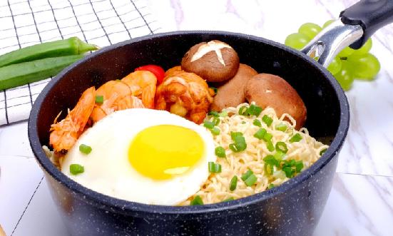 国内非油炸方便面行业市场现状调查 非油炸方便面推出更多种类的口味