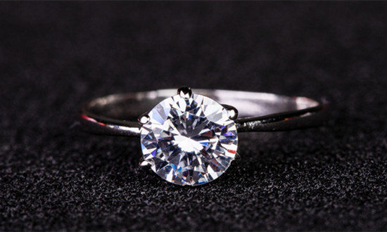 钻戒行业分析：自购自用为中国钻石饰品消费的主要场景 消费渗透率有望提升