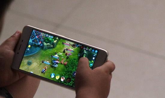 国内游戏用户规模达6.68亿 电竞游戏行业市场运行现状及发展指数分析