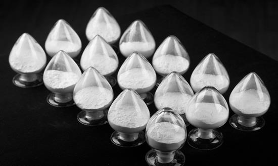 国内电池级碳酸锂均价跌至26.15万元/吨 促进锂电产业有序健康发展