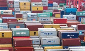 国内首个航运期货“集运指数（欧线）期货 挂牌首日集体涨停 集装箱航运市场进入传统旺季