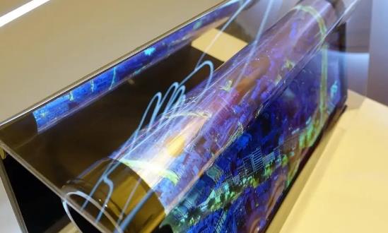 显示产业跑出“加速度” ?全球最大OLED生产基地 进一步提振全产业链景气度