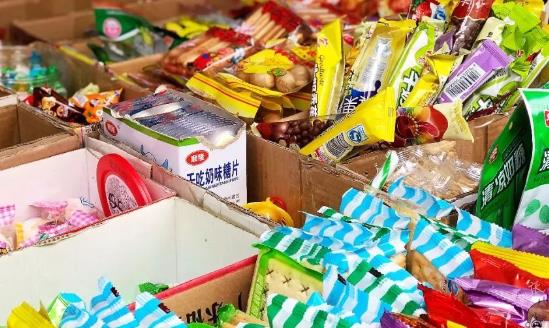 中学小卖部5年租金超900万元 校园超市消费方向