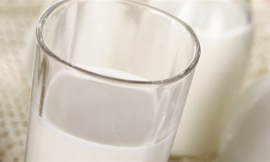 未来脱脂奶粉市场发展空间分析 脱脂奶粉企业发展及未来销售渠道趋势分析