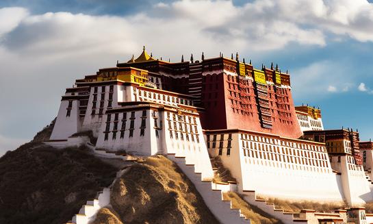 红色旅游持续升温 2023年中国西藏旅游行业发展潜力分析