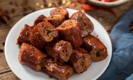 规模养鸭场行业发展前景分析 肉鸭养殖企业拓展产业链上下游