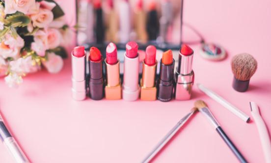 美妆新零售行业调研 2023中国化妆品零售市场发展分析 