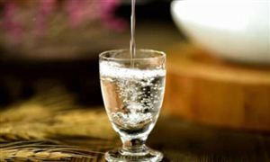 消费：白酒或迎旺季反馈催化 行业内部竞争或进一步加剧