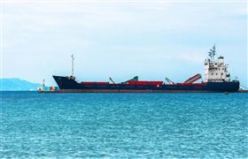 中国集装箱吞吐量超过3亿标箱 全球集装箱总运力约2668万 TEU