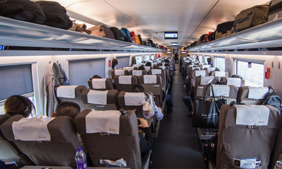 今年国庆黄金周预计发送旅客1.9亿人次 售票高峰预计为9月15日