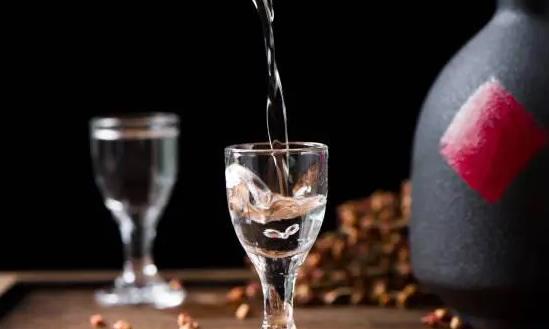 清香型白酒产业深度调研 清香型白酒下半年发展前景广阔