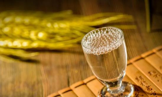 行业三大趋势：高端化、多元化、生态化 白酒流通行业深度调研