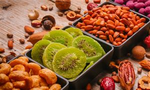 休闲零食行业市场分析：线上线下共同布局发力 行业竞争态势加剧