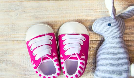 2027年童鞋市场规模接近5600亿元 2023年中国儿童鞋市场发展现状分析