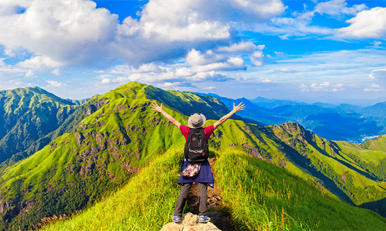 中秋国庆假期增值税发票数据显示：服务和商品消费增长超两成