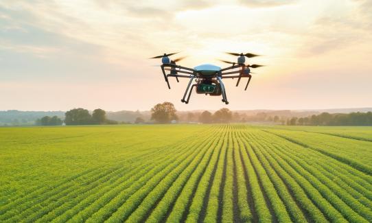 2023年国内农业植保无人机行业发展分析 预计2026年农业机器人市场规模将达到10.44亿元