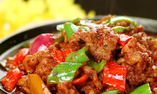 “懒人经济”助力市场规模有望逼近15000亿元 中国智能炒菜机行业市场发展现状2023