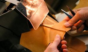 全球第一 欧冠 英超 世界杯都有TA的身影 聚氨酯合成革理想的仿革制品